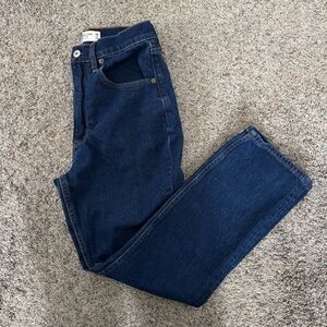 Abercrombie & Fitch
Ultra High Rise Ankle Straight Jean